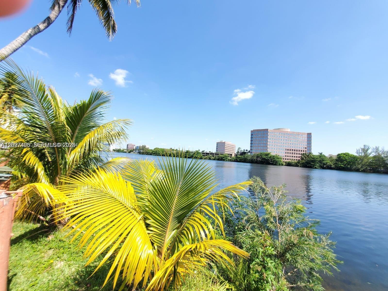 5199 NW 7th St # 302, Miami FL 33126