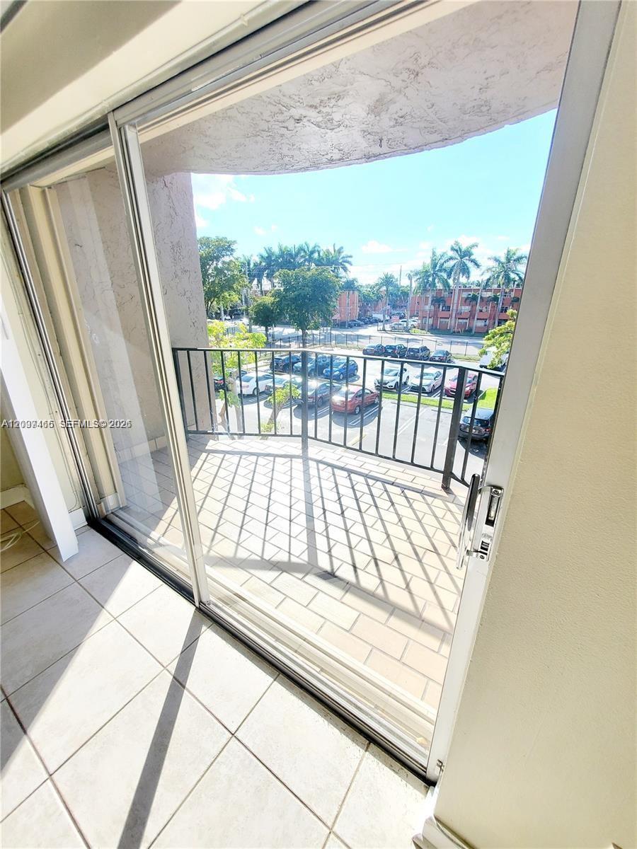 5199 NW 7th St # 302, Miami FL 33126 photo 5