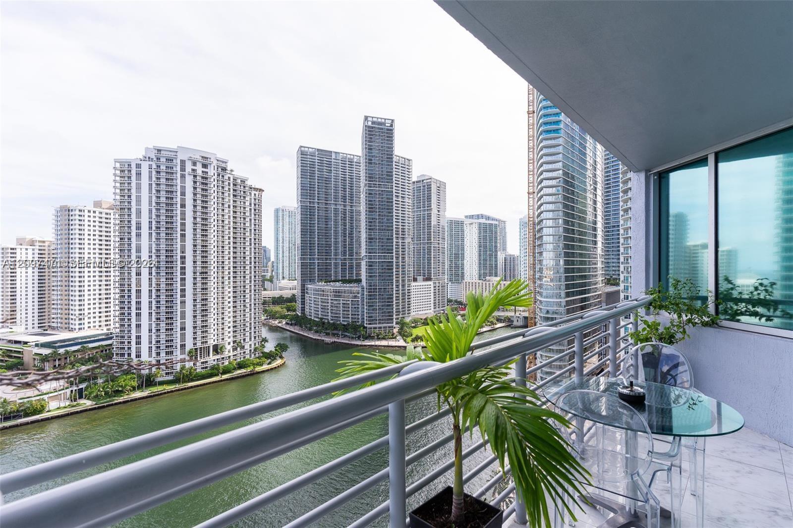 325 S Biscayne Blvd # 2221, Miami FL 33131 photo 2