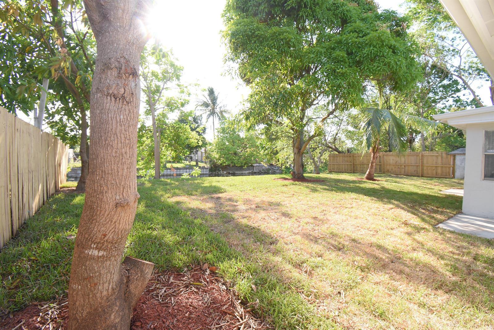 3541 NW 37th Avenue, Lauderdale Lakes FL 33309 photo 2