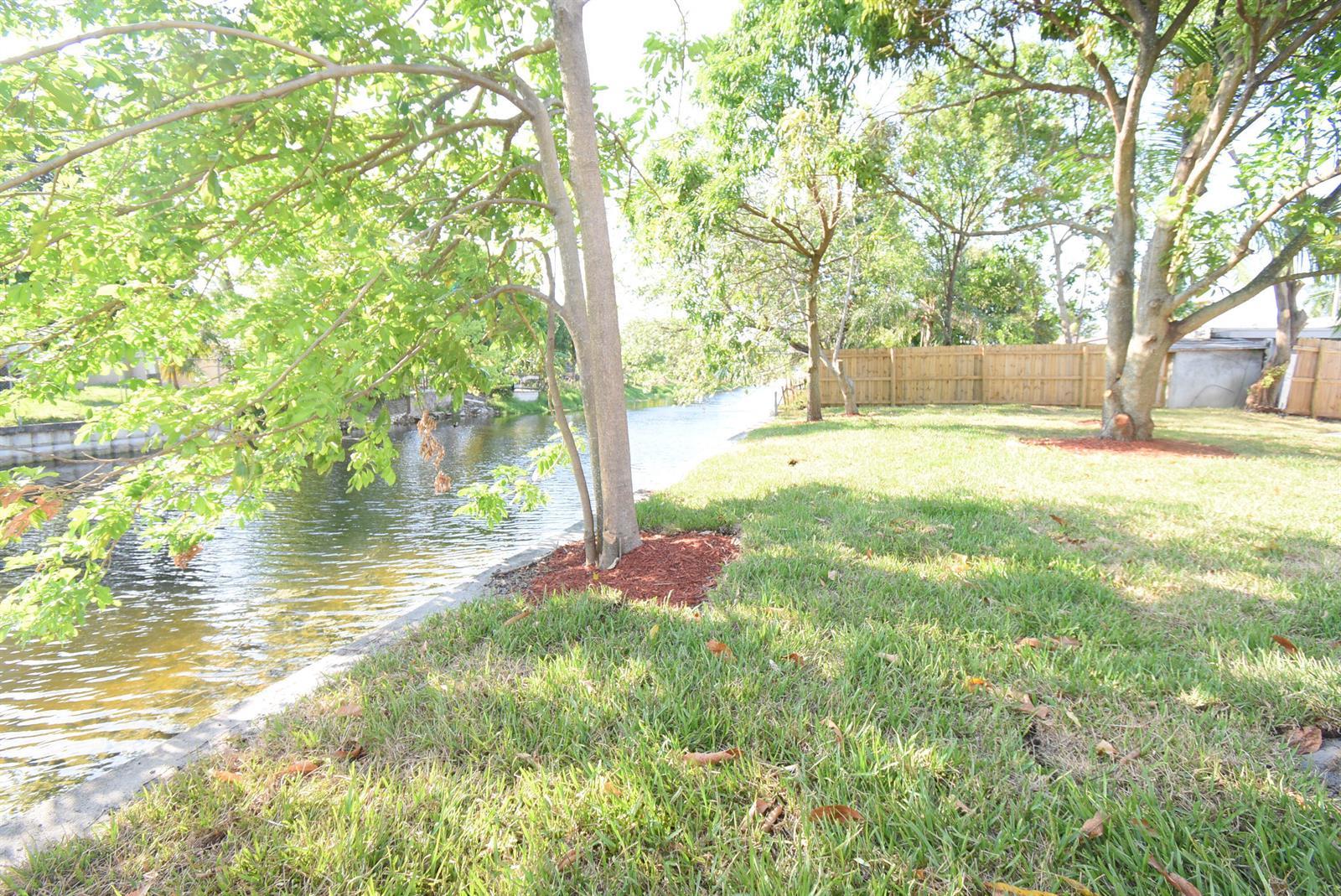3541 NW 37th Avenue, Lauderdale Lakes FL 33309 photo 4