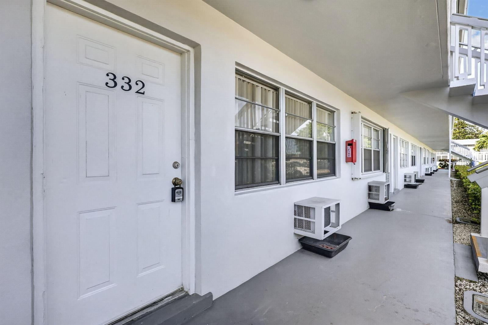 332 NORTHAMPTON Q, West Palm Beach FL 33417 photo 2