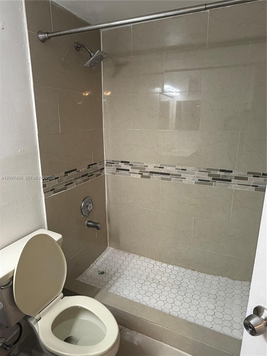 8290 Lake Dr # 224, Doral FL 33166 photo 5