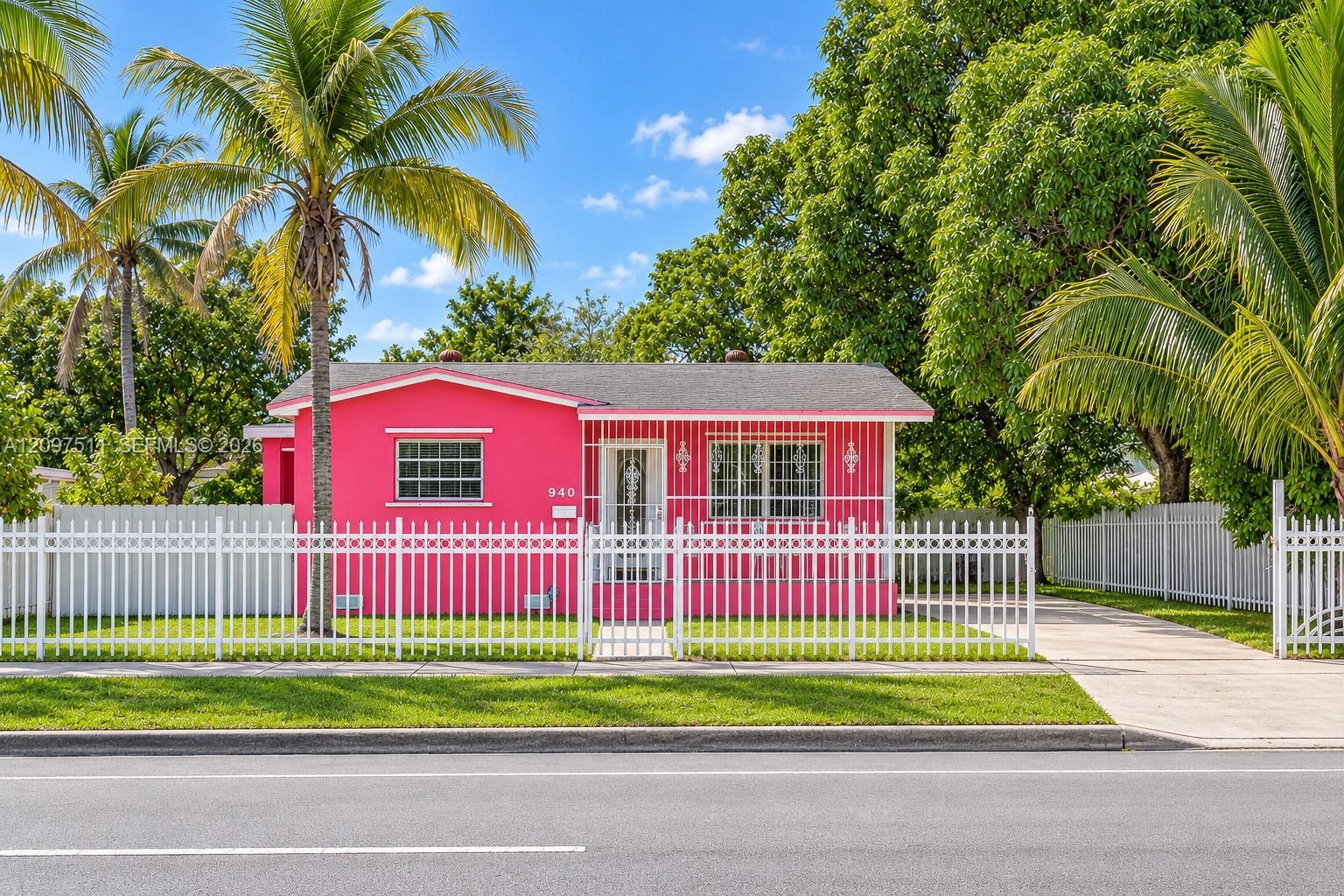 940 NW 135th St, North Miami FL 33168