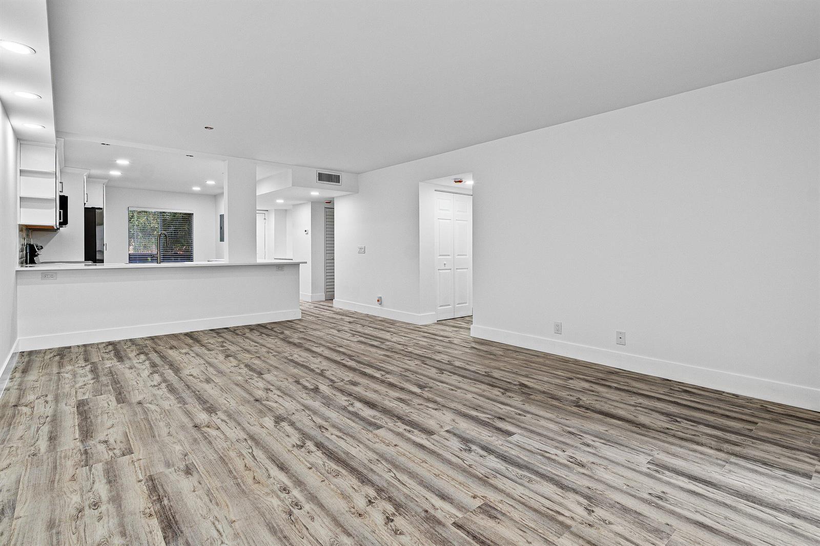 6585 Kensington Lane Apt 207, Delray Beach FL 33446 photo 5