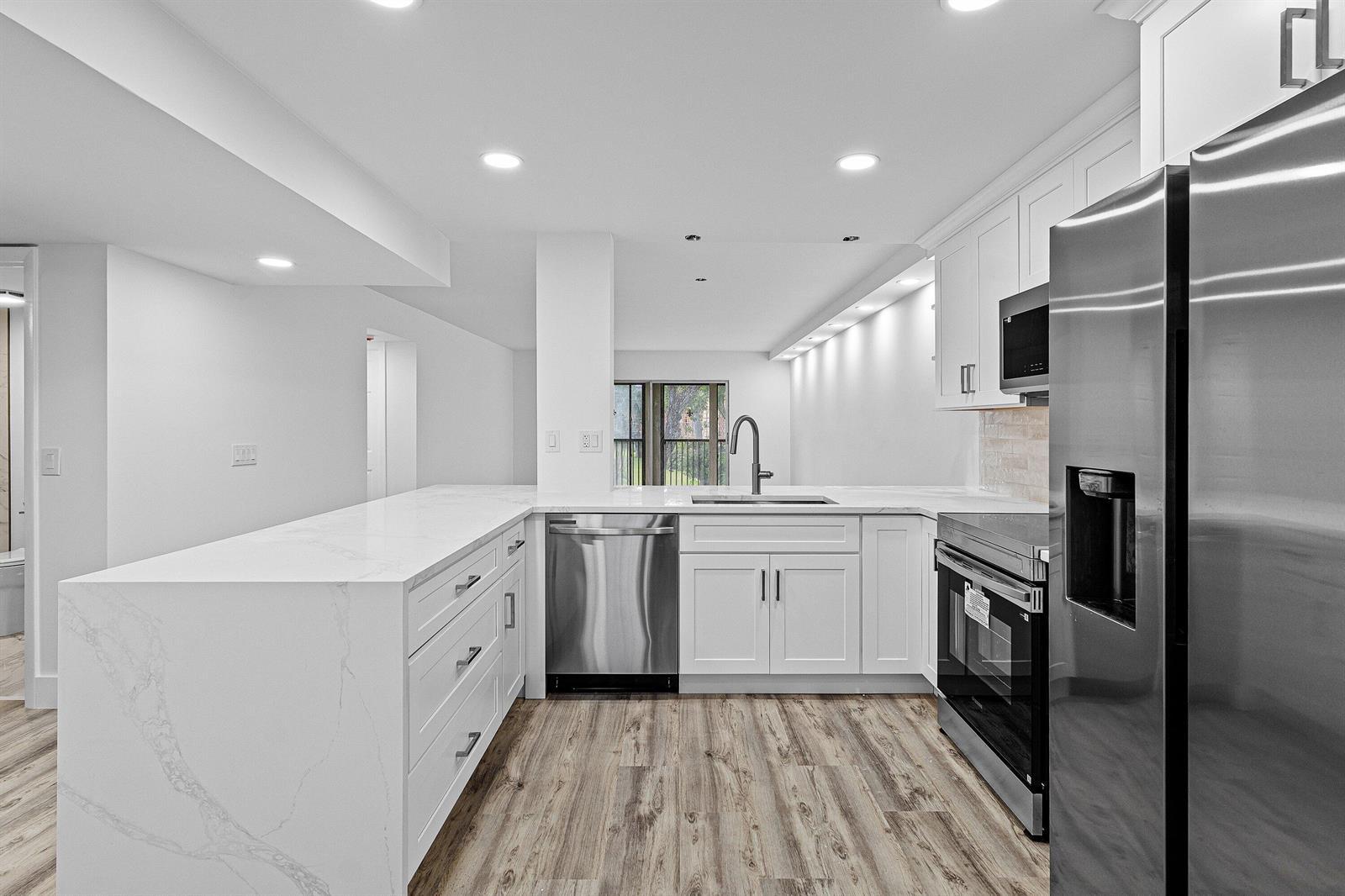 6585 Kensington Lane Apt 207, Delray Beach FL 33446 photo 4