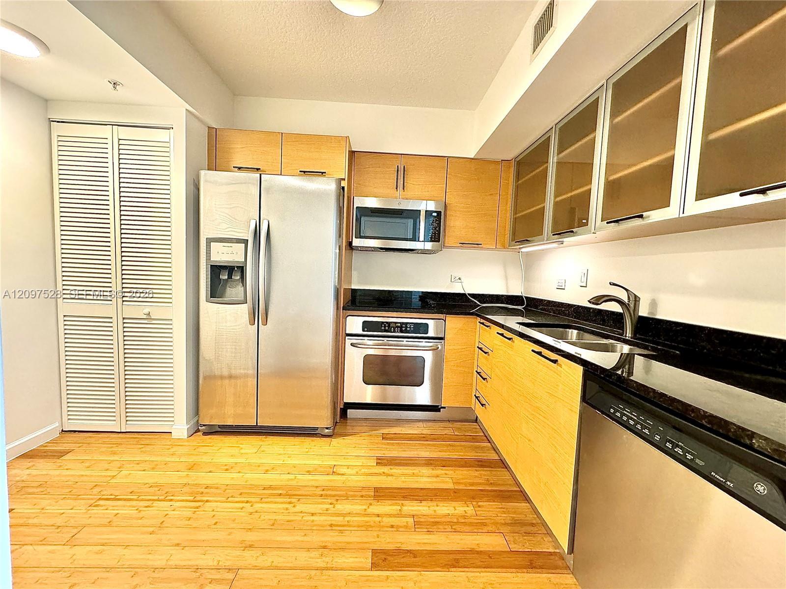 31 SE 5th St # 1708, Miami FL 33131 photo 2