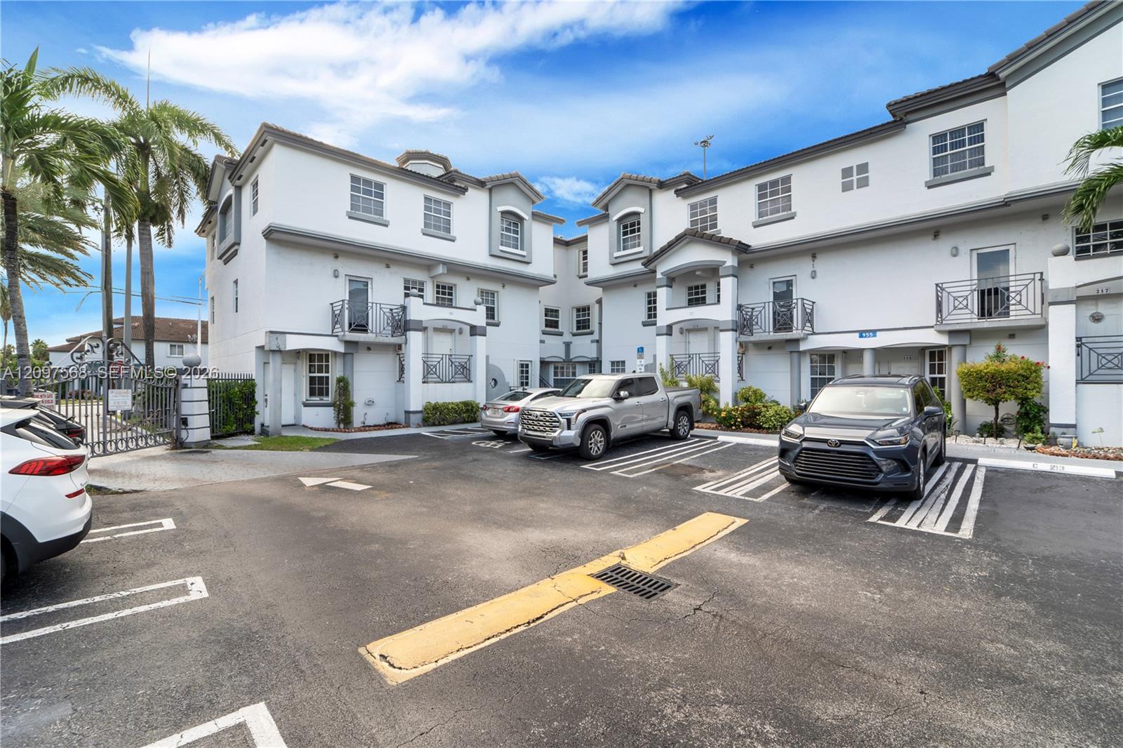 955 NW 82nd Ave # C, Miami FL 33126 photo 2
