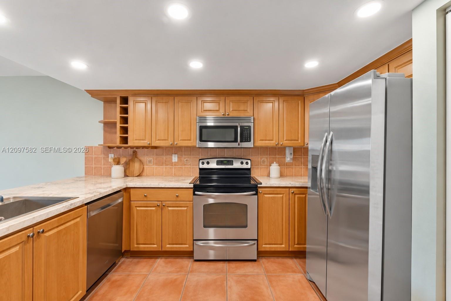 9187 Fontainebleau Blvd # 407, Miami FL 33172 photo 5