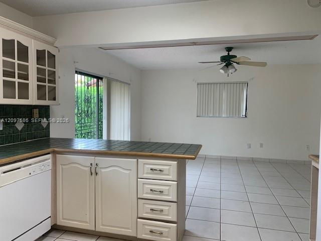 Miami, FL 33175 photo 3