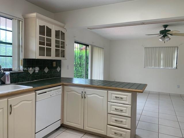 Miami, FL 33175 photo 4