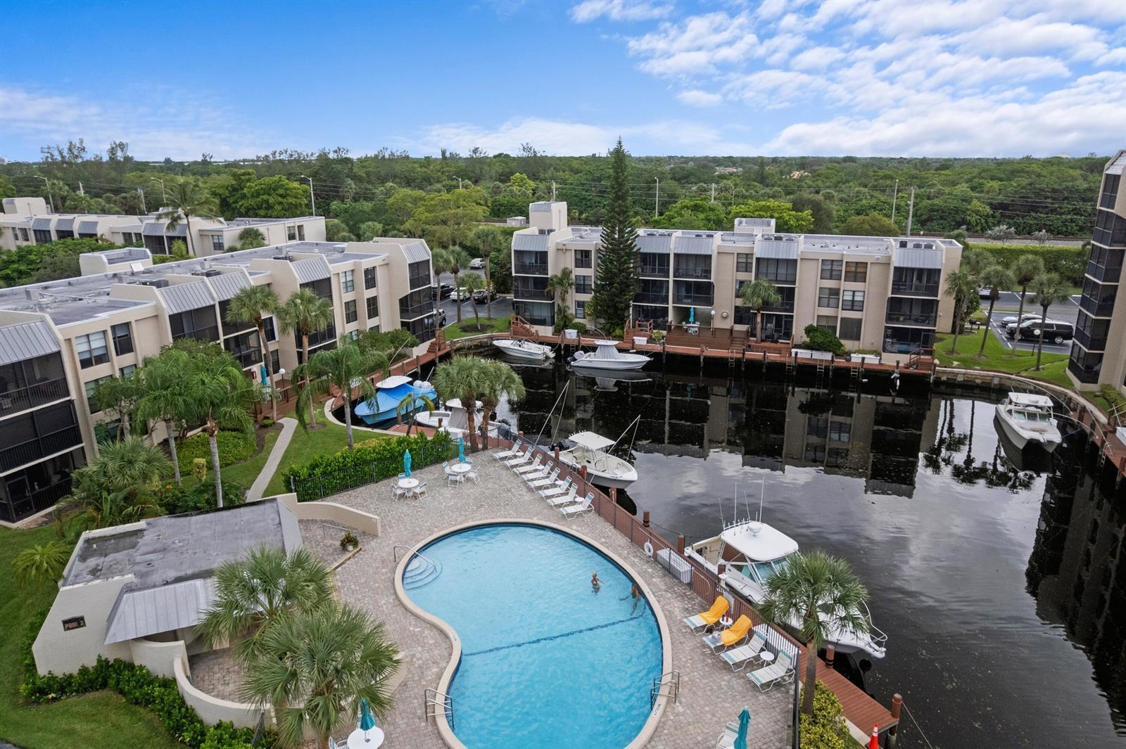16 ROYAL PALM Way # 205, Boca Raton FL 33432 photo 2