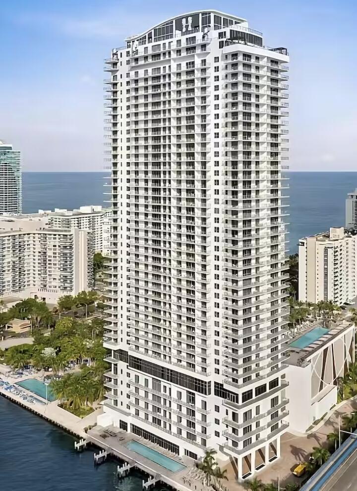 4010 S Ocean Drive # R1007, Hollywood FL 33019