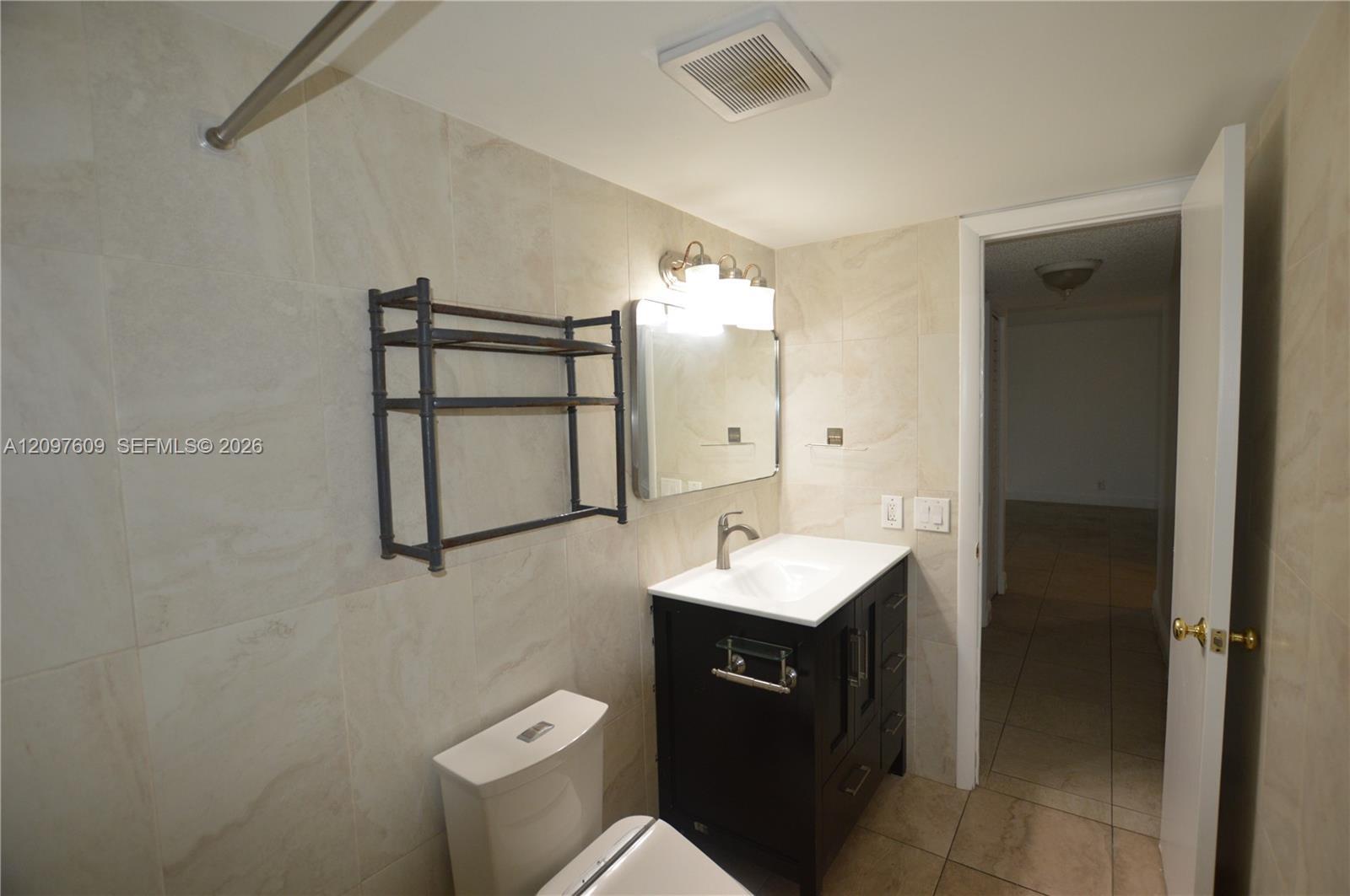 425 SE 11th Ter # 403, Dania Beach FL 33004 photo 2