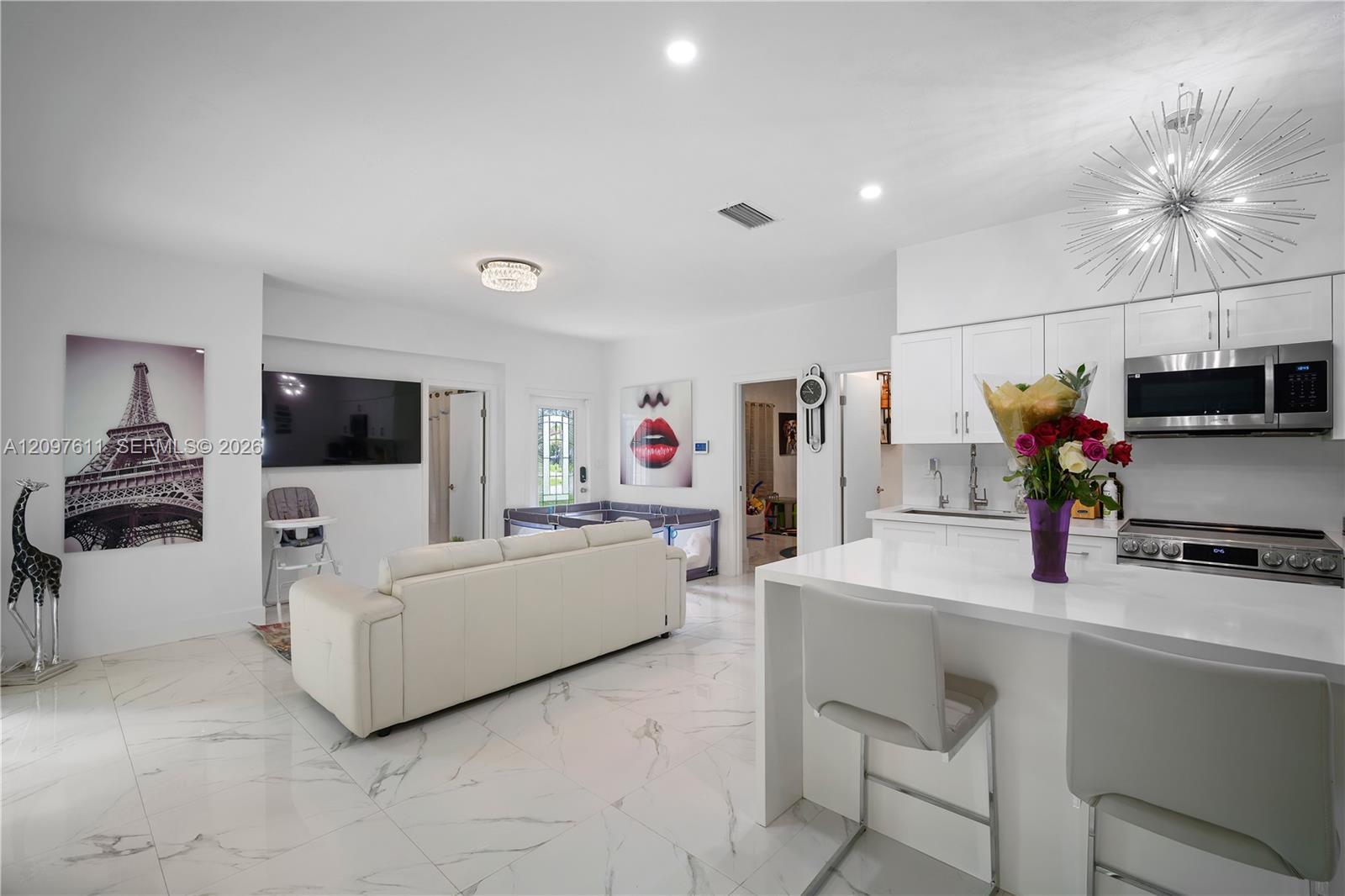 925 NE 4th St, Hallandale Beach FL 33009 photo 2