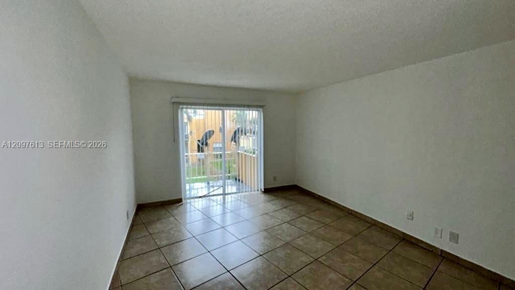 18111 NW 68th Ave # H205, Hialeah FL 33015 photo 3
