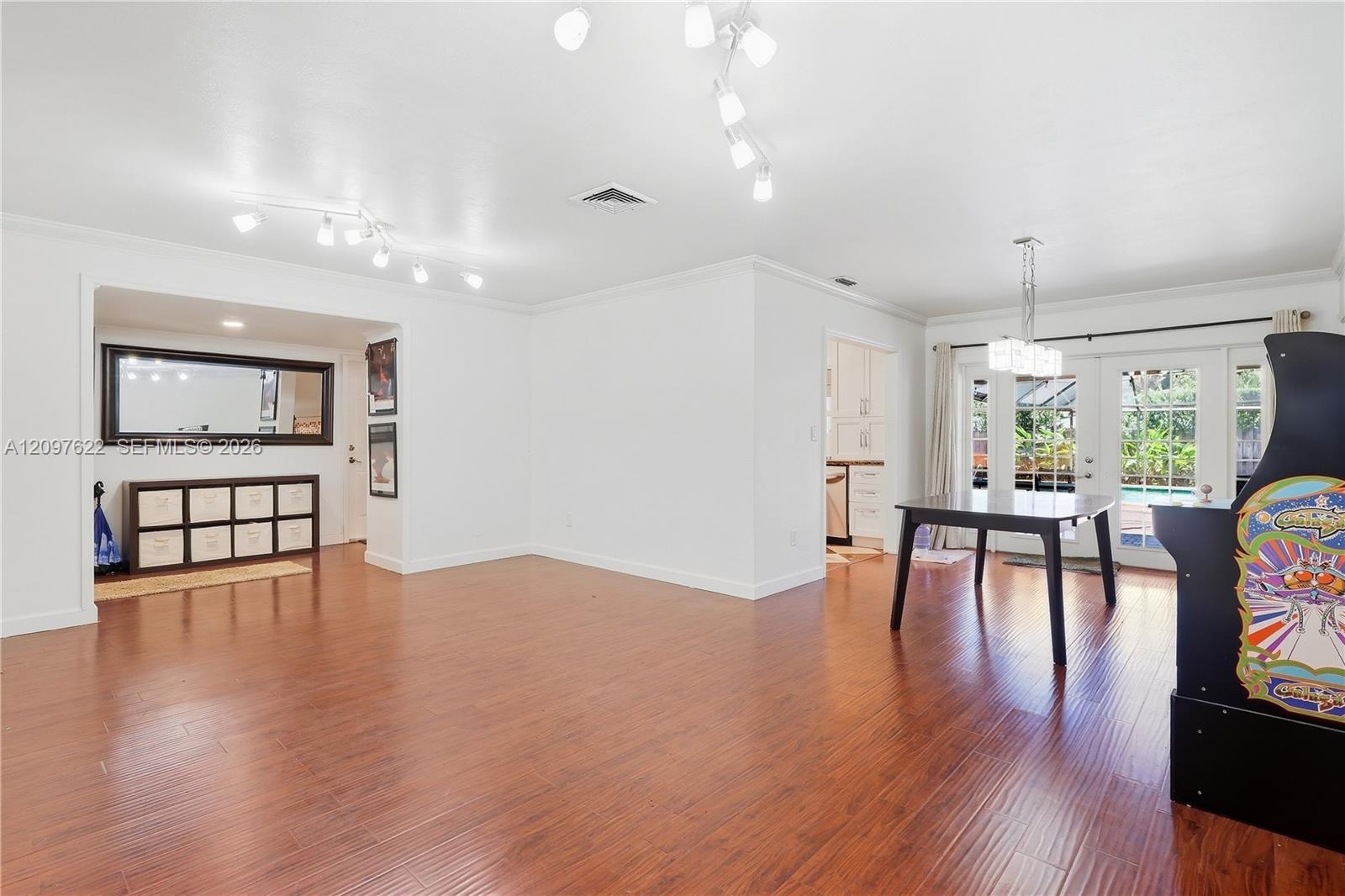 16500 E Stonehaven Rd, Miami Lakes FL 33014 photo 4