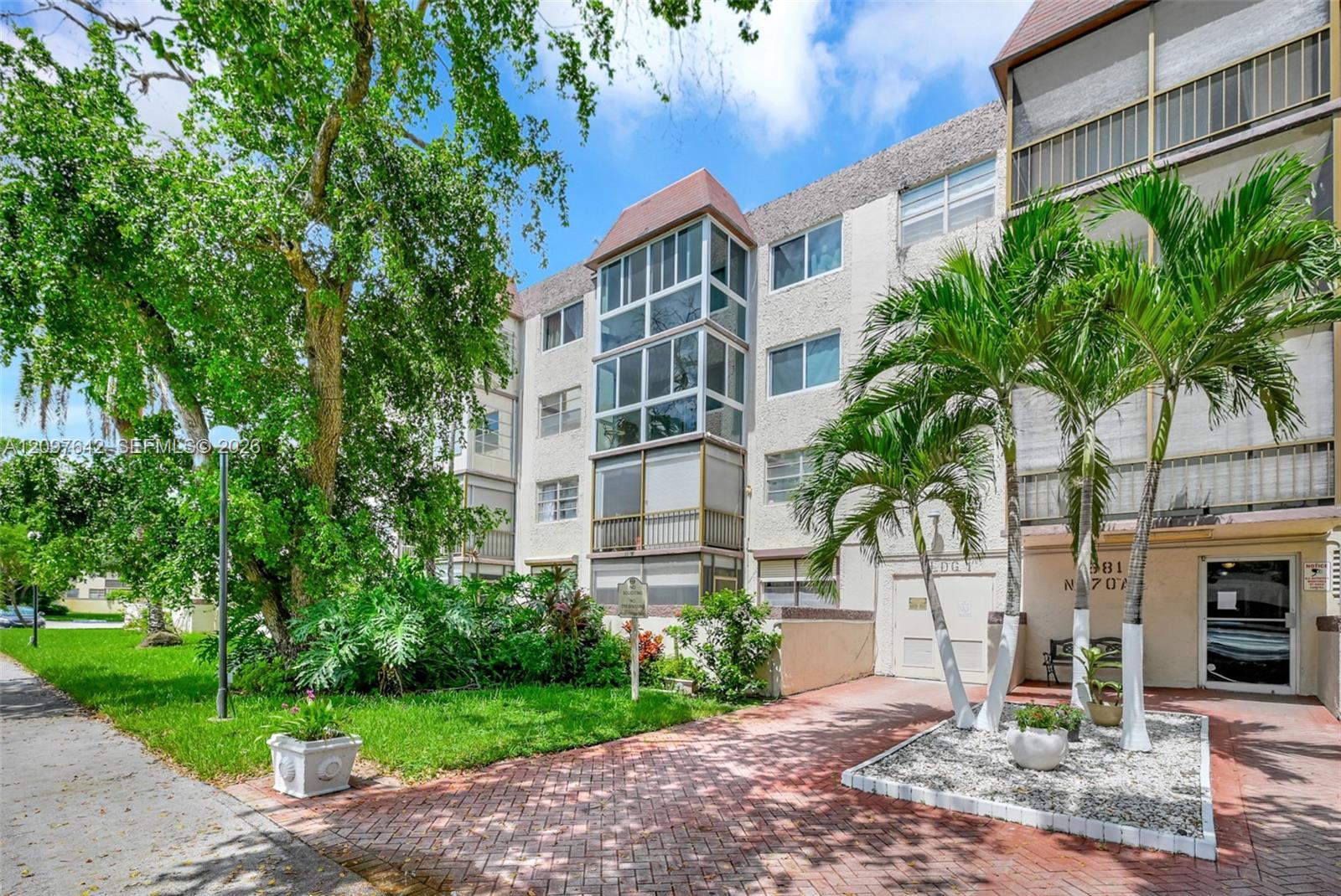 1681 NW 70th Ave # 205, Plantation FL 33313 photo 2