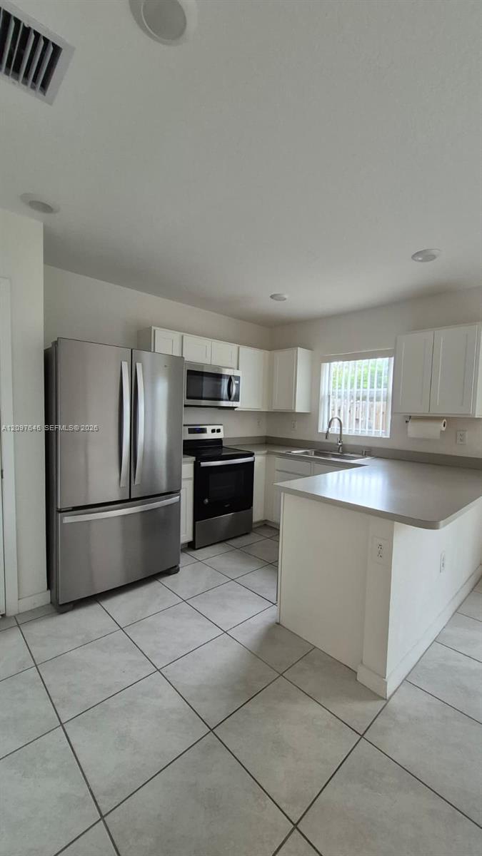 585 NE 5th Pl # 585, Florida City FL 33034 photo 2