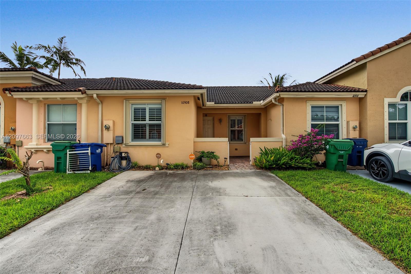 10908 SW 236th Ter, Homestead FL 33032 photo 2