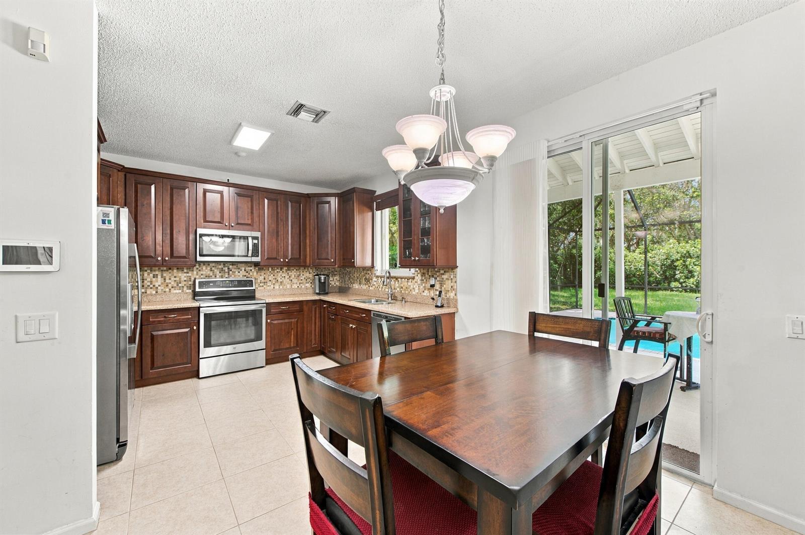 1985 Landing Way, Weston FL 33326 photo 5