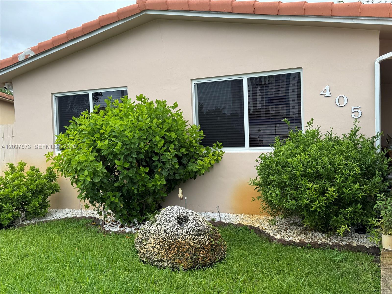 405 SW 106th Ave, Sweetwater FL 33174 photo 2