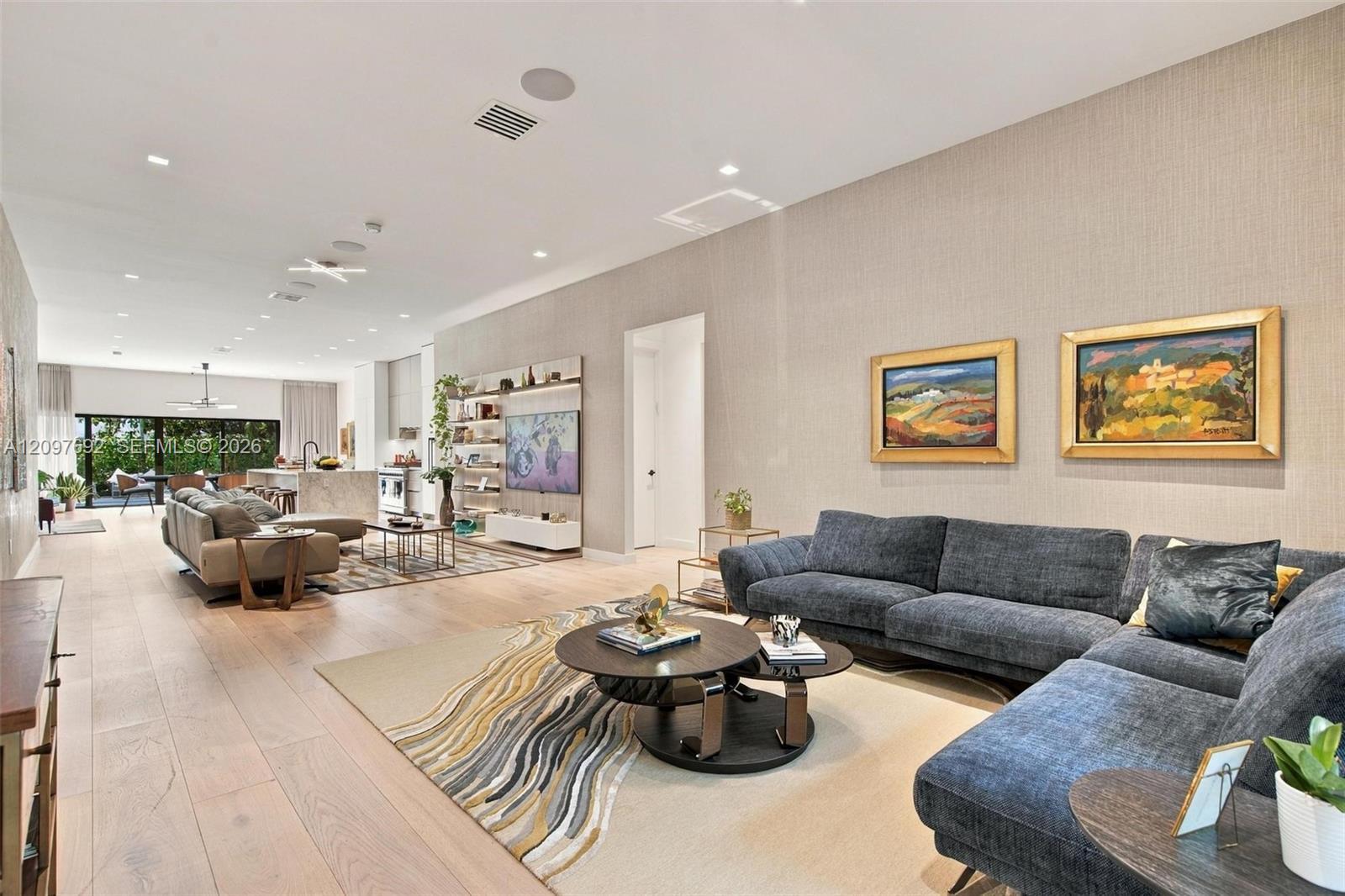 600 W 51st St, Miami Beach FL 33140 photo 2