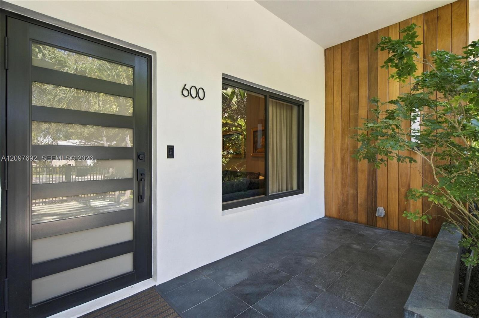 600 W 51st St, Miami Beach FL 33140 photo 4