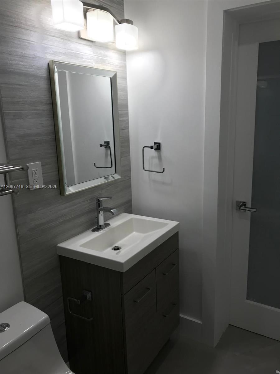 10450 SW 42nd Ter, Miami FL 33165 photo 5