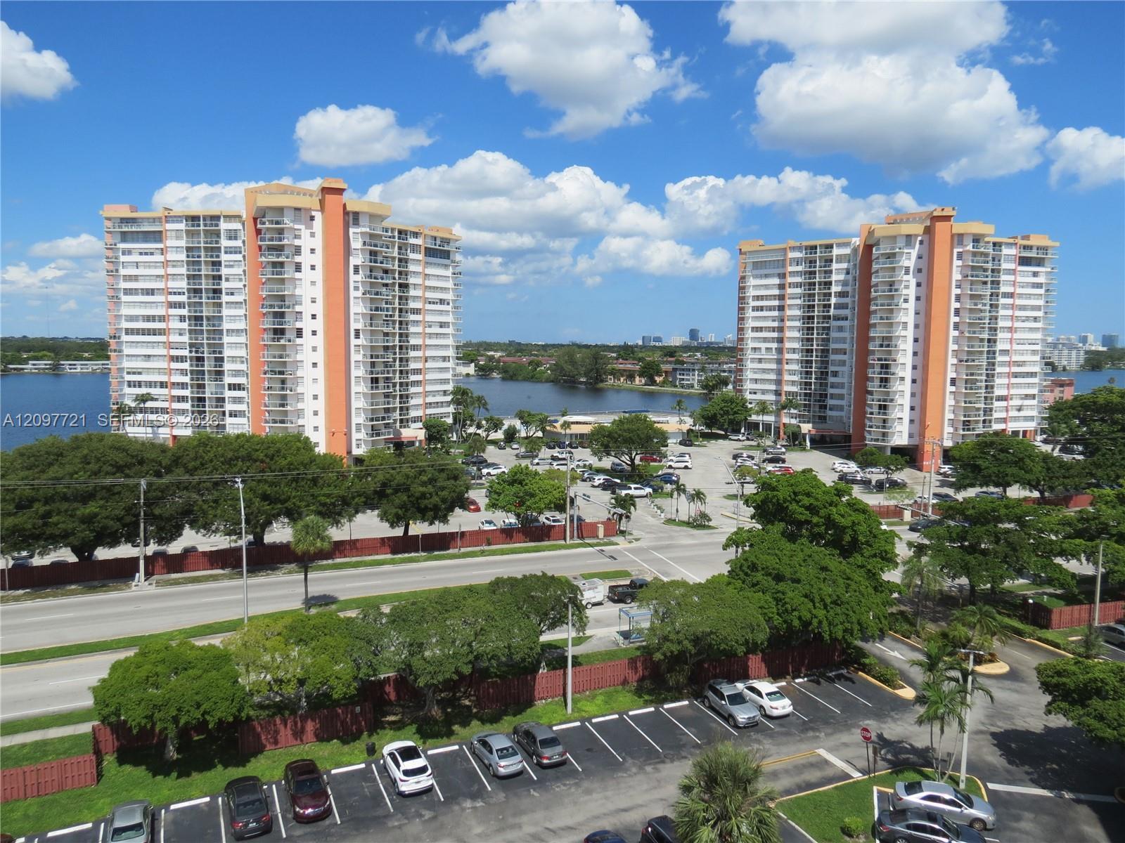1200 NE Miami Gardens Dr # 906W, Miami FL 33179 photo 2