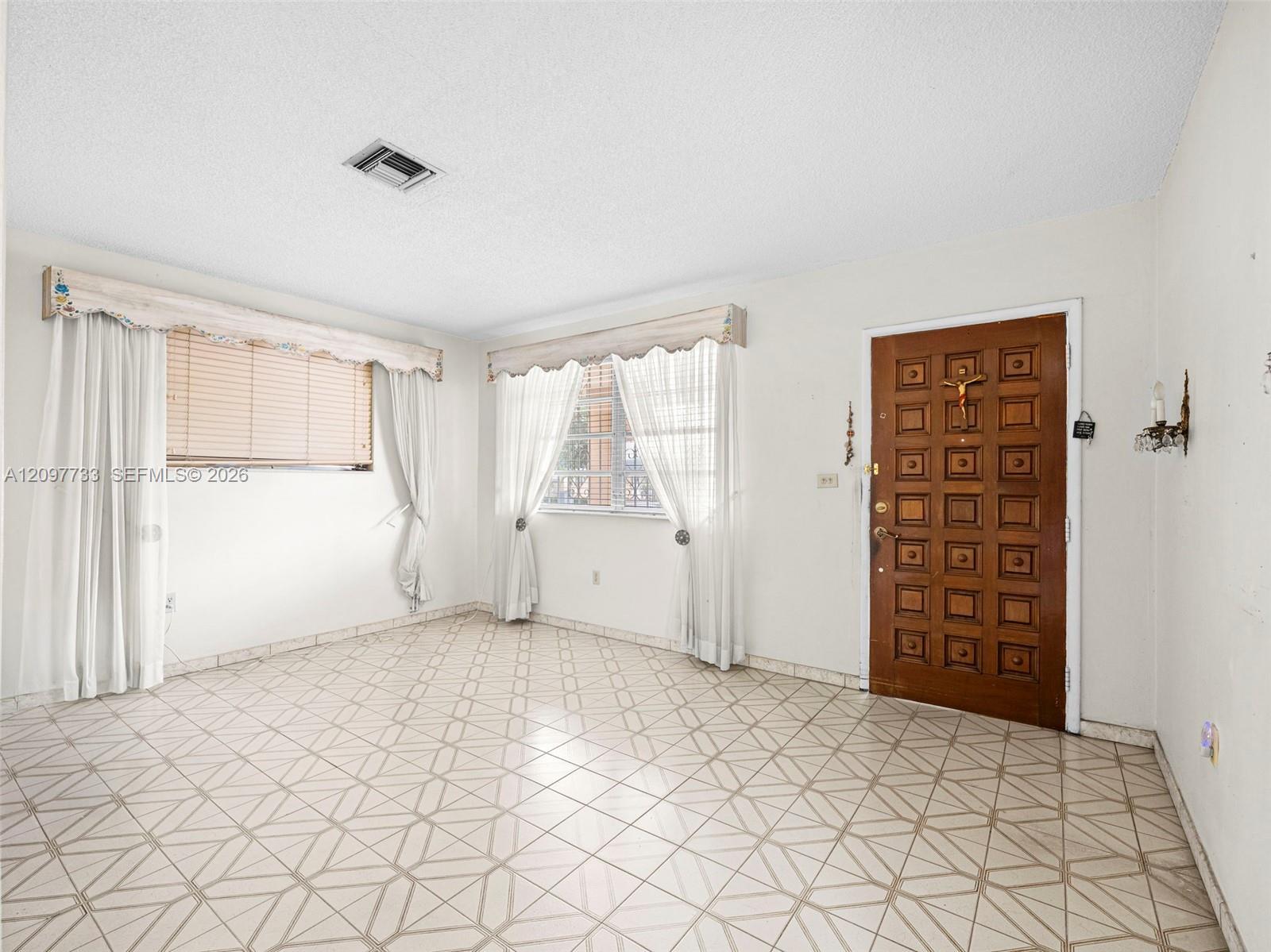 743 E 29th St, Hialeah FL 33013 photo 4