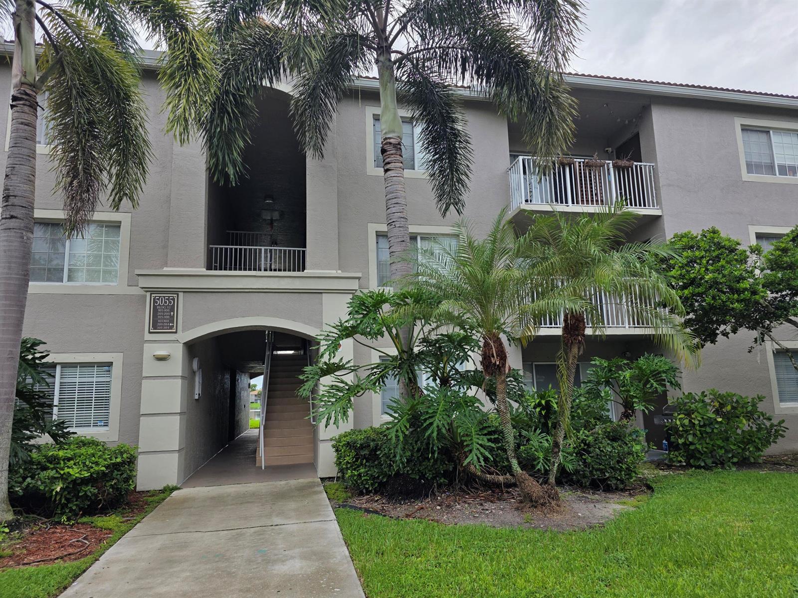 5055 WILES Road # 207, Coconut Creek FL 33073 photo 2