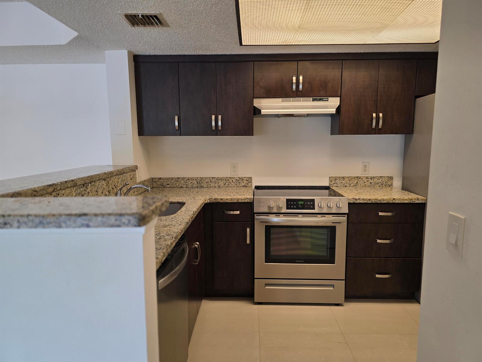 5055 WILES Road # 207, Coconut Creek FL 33073 photo 4