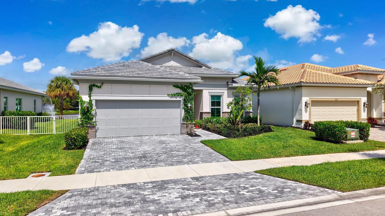 4541 MATILDA Court, Delray Beach FL 33445 photo 2