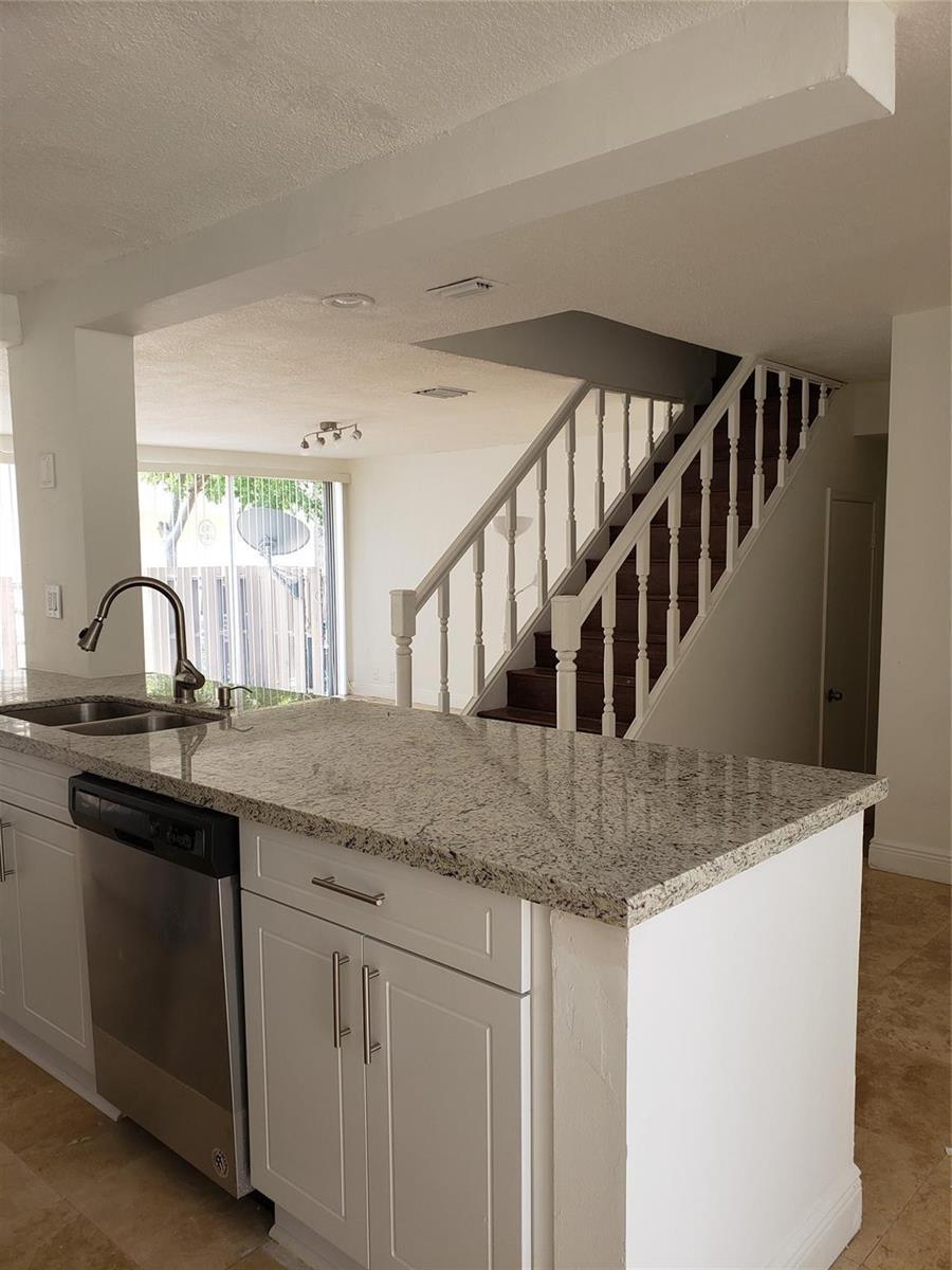 851 NW 81ST Terrace # 8, Plantation FL 33324 photo 5