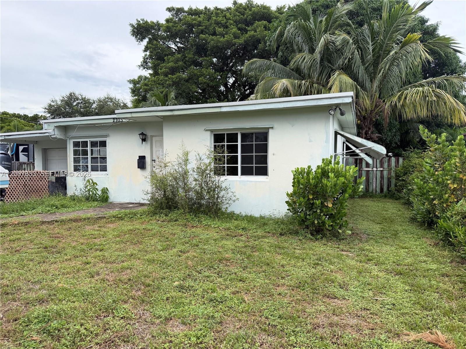 2703 Hayes St, Hollywood FL 33020