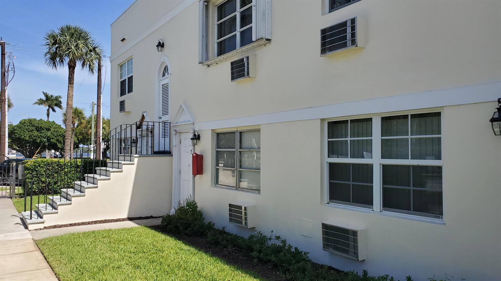 31 S Golfview Road, FL 33460 photo 3