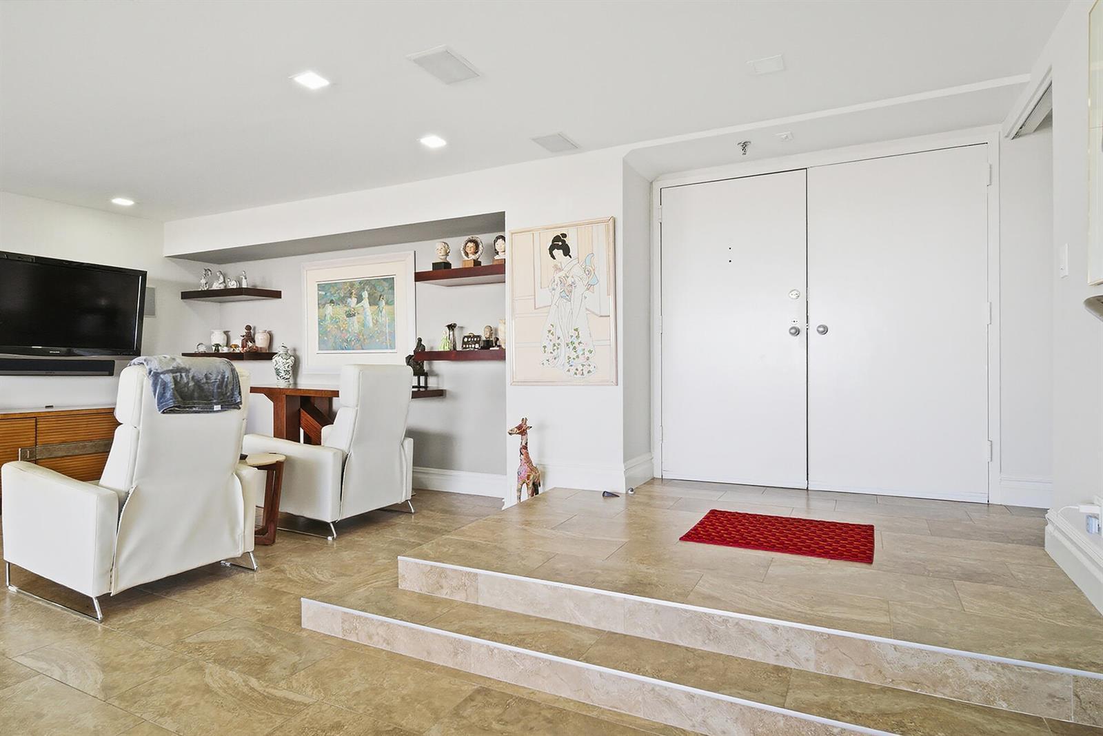 1900 Consulate Place # 1005, West Palm Beach FL 33401 photo 4