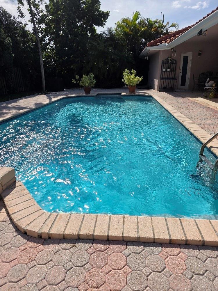 15532 SW 112th Ter, Miami FL 33196 photo 2