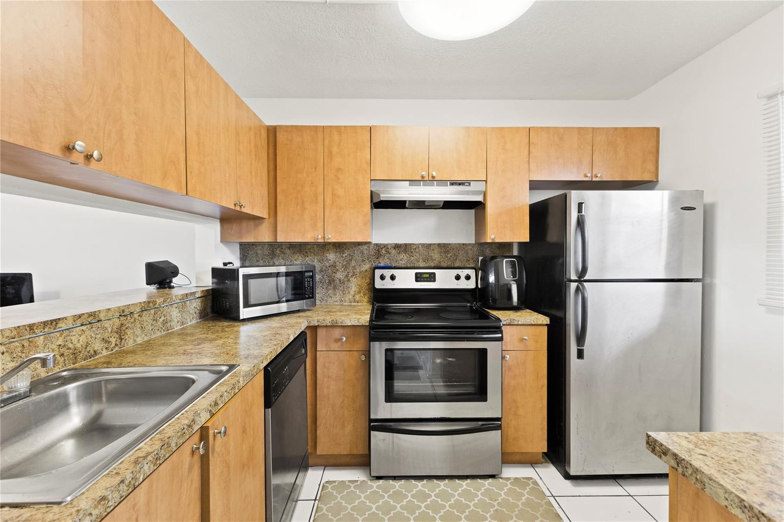 3199 FOXCROFT Road # 304, Miramar FL 33025 photo 4