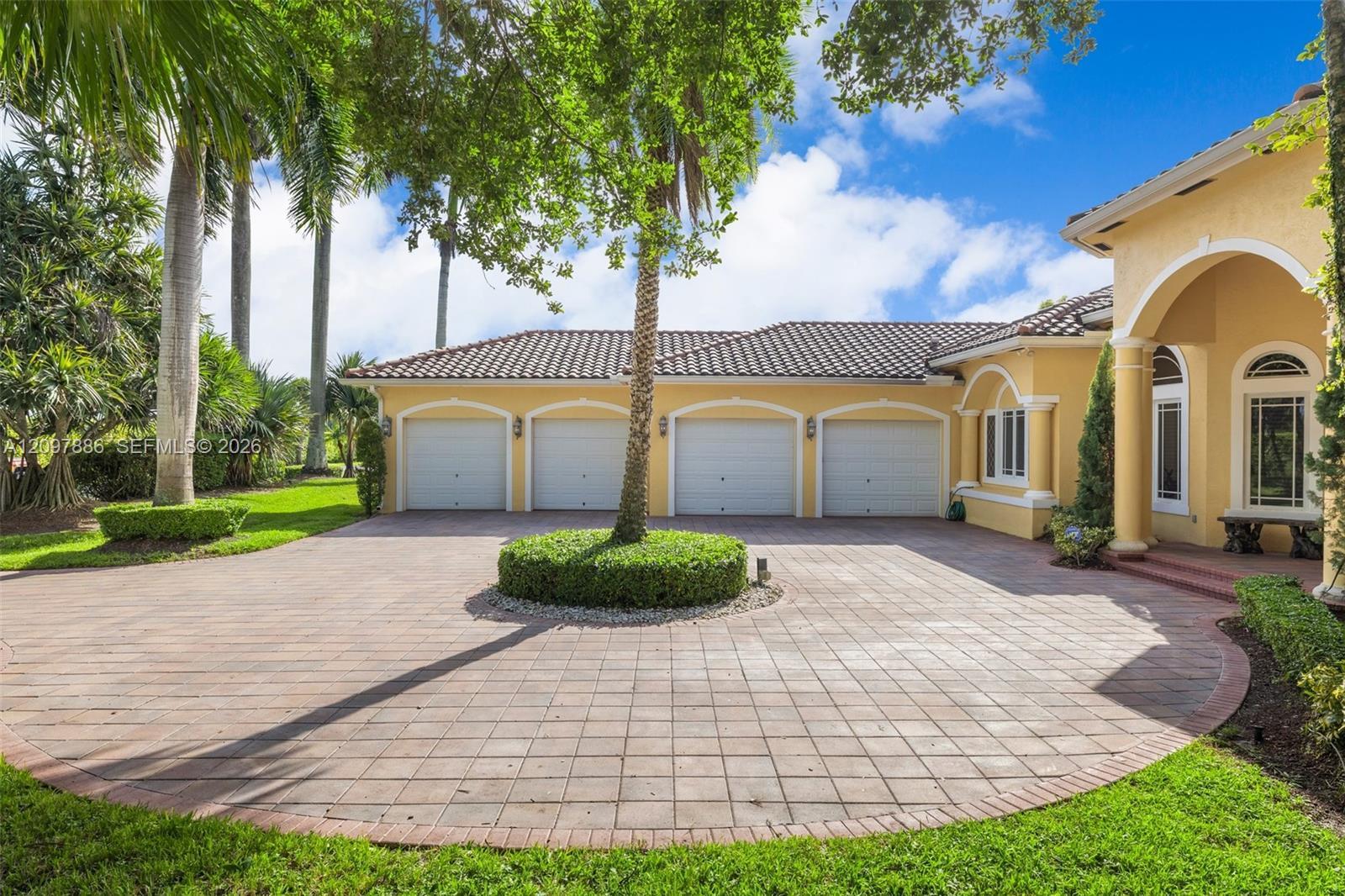 10640 Pegasus St, Davie FL 33324 photo 4