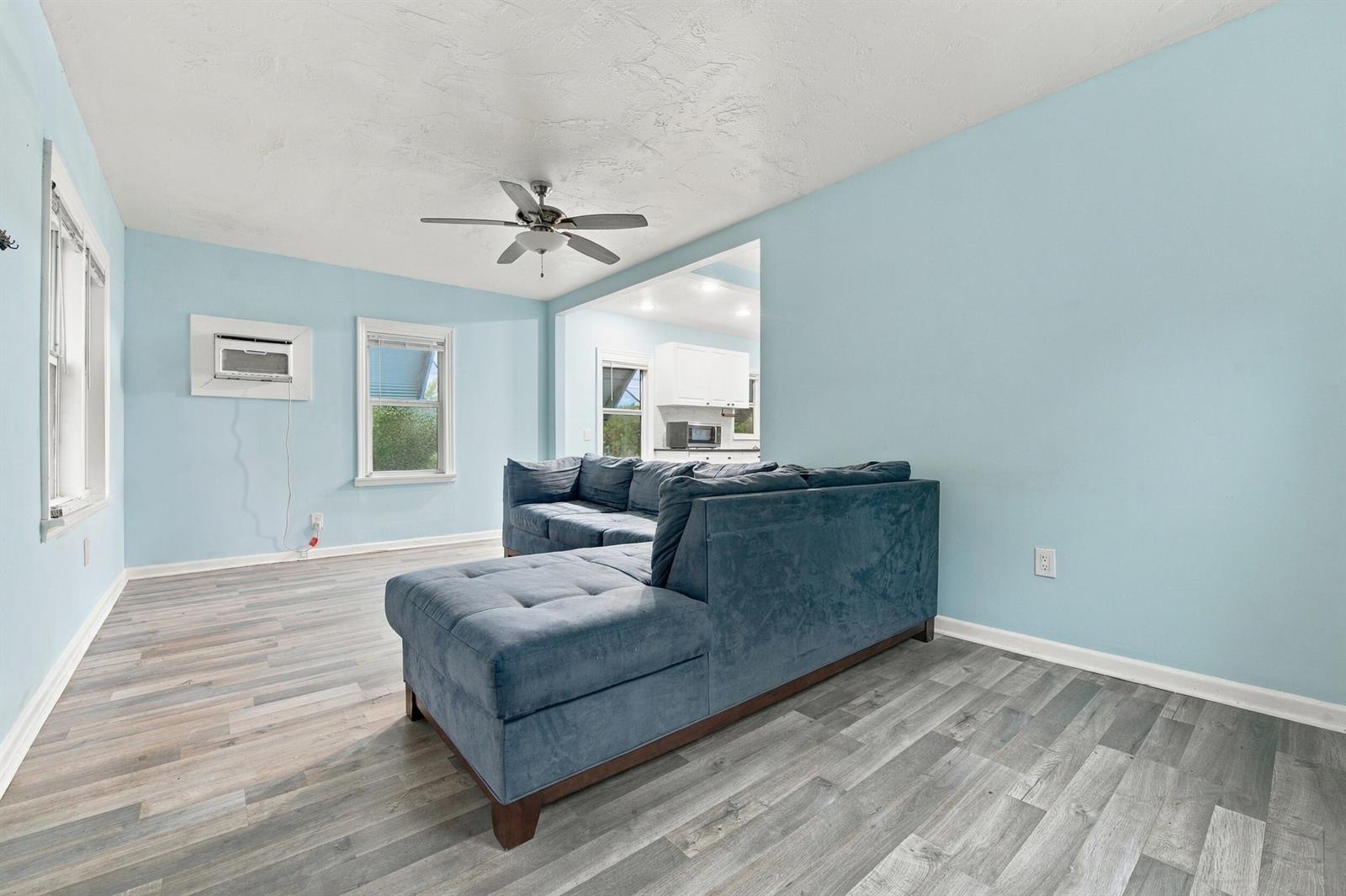 410 S L Street, FL 33460 photo 4
