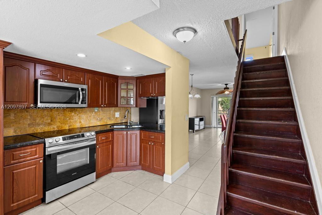 5953 W 28th Ave # 24, Hialeah FL 33016 photo 3