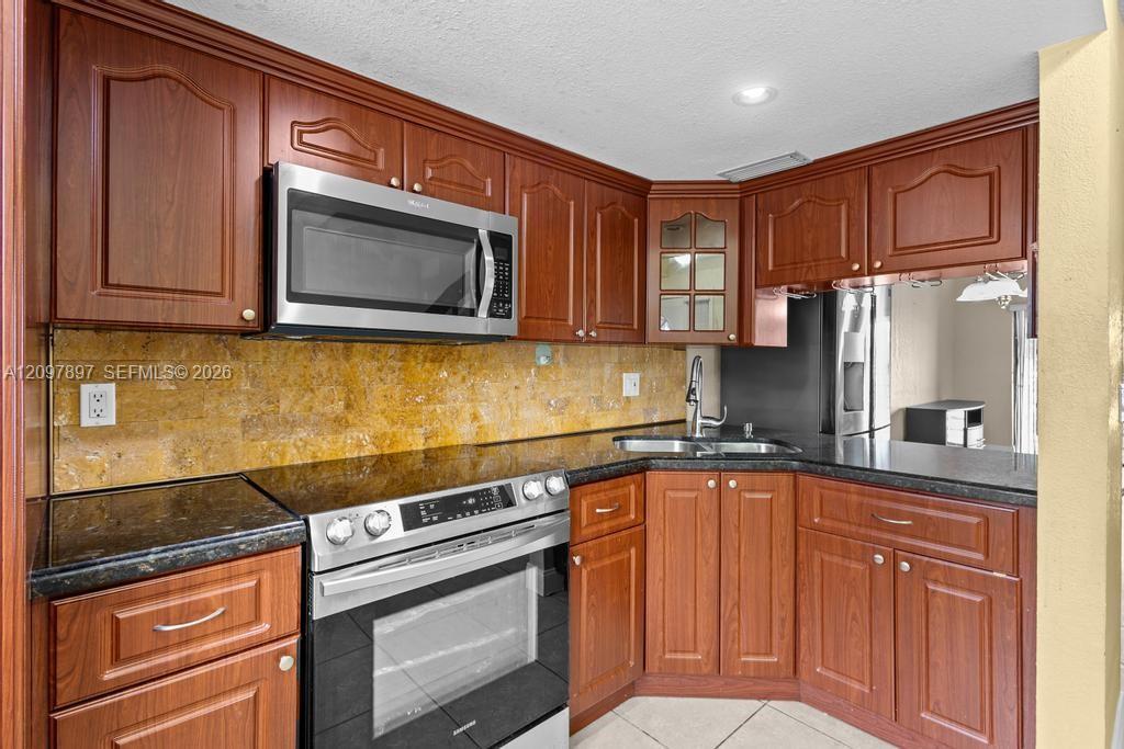 5953 W 28th Ave # 24, Hialeah FL 33016 photo 4