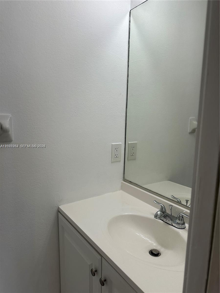 1435 SW 48th Ter, Deerfield Beach FL 33442 photo 2