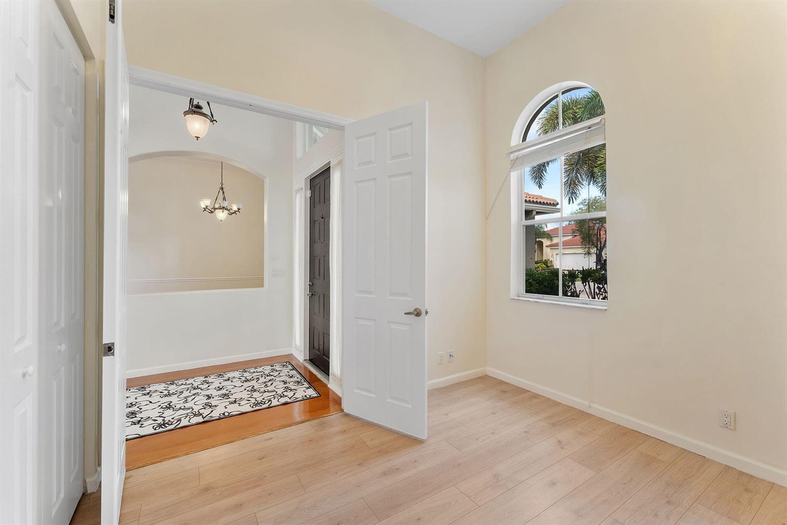 6929 Finamore Circle, Lake Worth FL 33467 photo 3