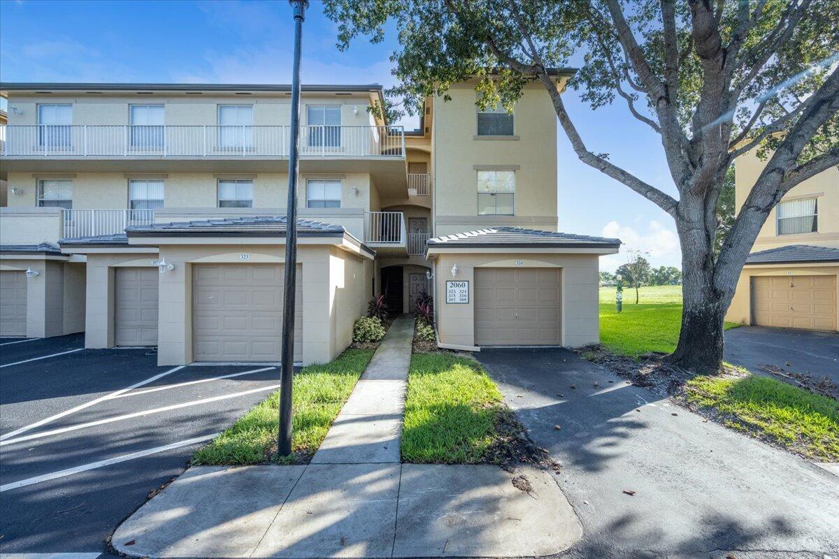 2060 GREENVIEW SHORES Boulevard # 308, Wellington FL 33414 photo 2