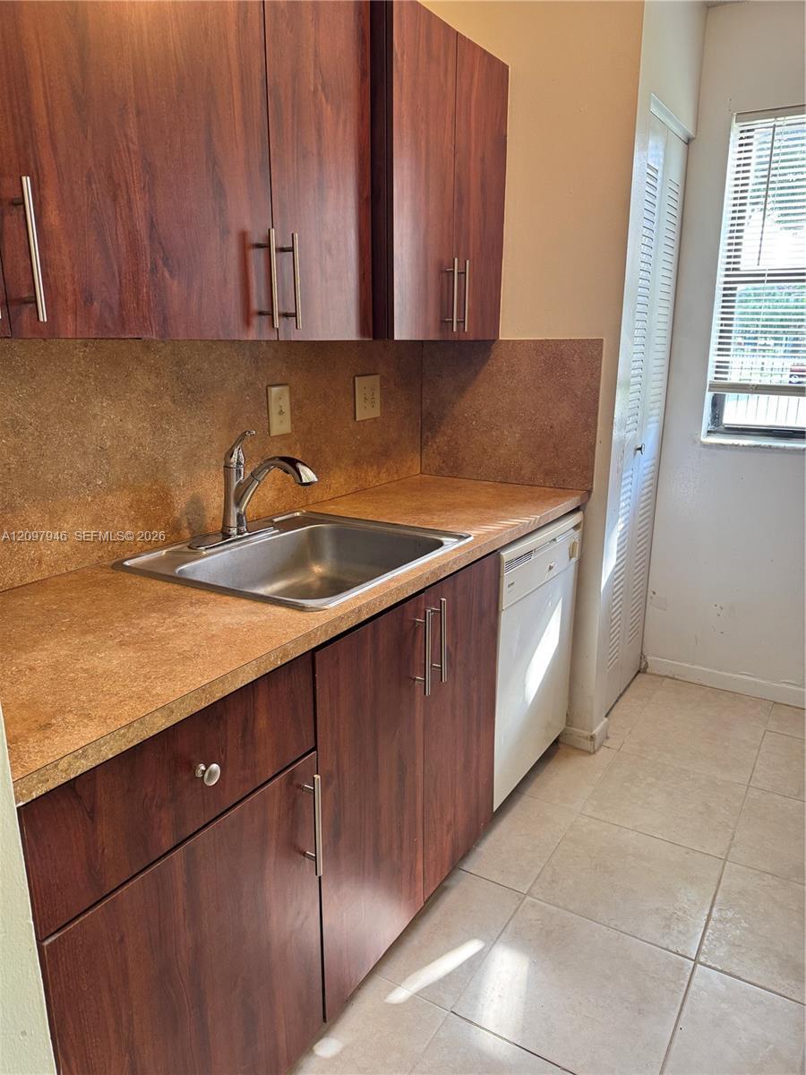 7070 NW 179th St # 105, Hialeah FL 33015