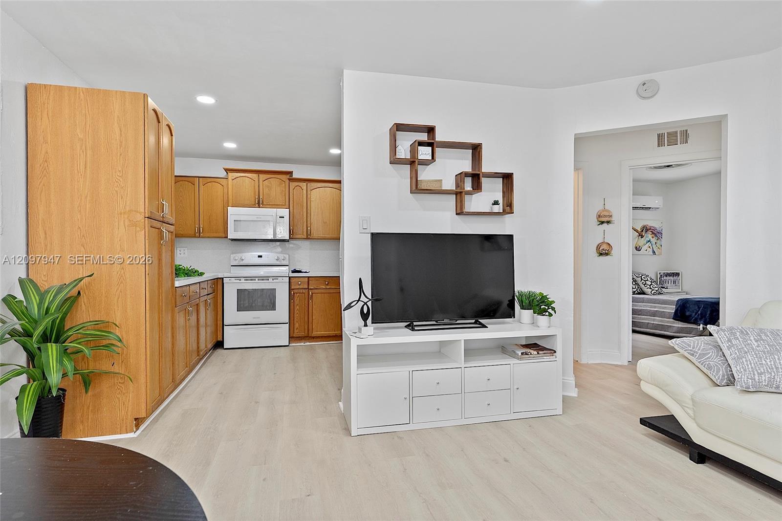 6103 Monroe St, Hollywood FL 33023 photo 3