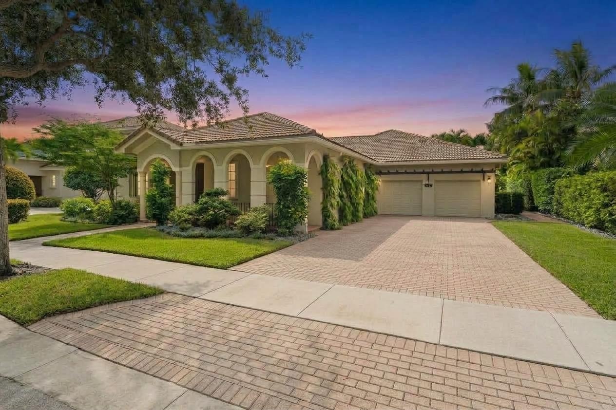 136 Via Santa Cruz, Jupiter FL 33458